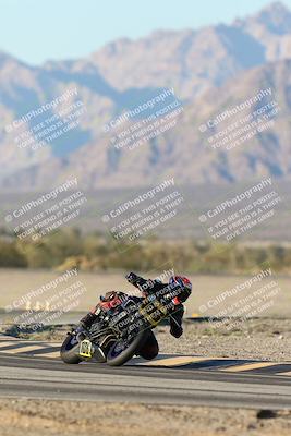 media/Dec-07-2025-CVMA (Sun) [[3e7d2de5dc]]/Race 18-Formula Twins-Formula 40 UL/